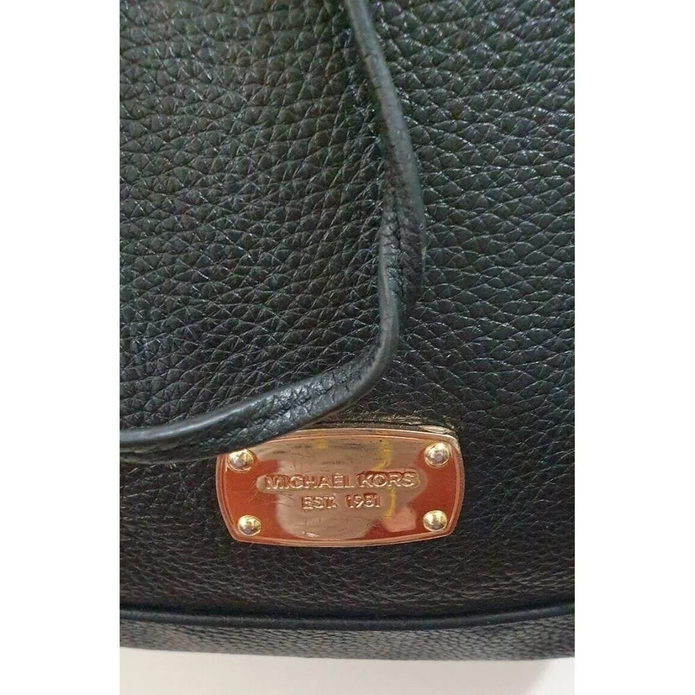 Michael Kors Jules Large Convertible Drawstring Leather Shoulder Bag-Black